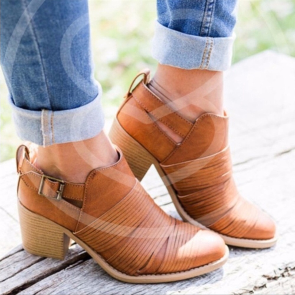 ⚡️Qupid Tan Booties ⚡️